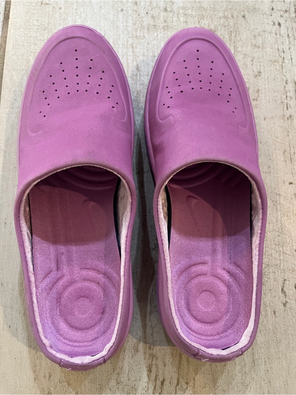 Nike Women's Slip-On Clogs in Pink size 8.5